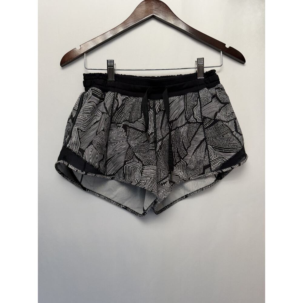 Lululemon Speed Short 2.5" Dottie Tribe White Black Size 4